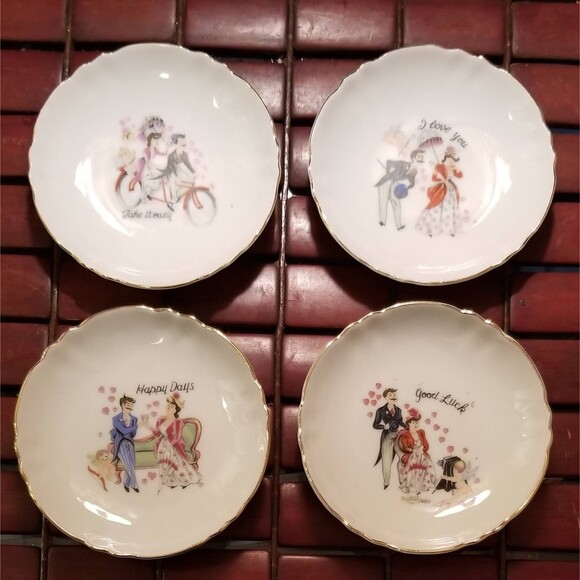 Vintage Four Mini Porcelain Plates Featuring Victorian Couple & Romantic Phrases - Picture 1 of 6